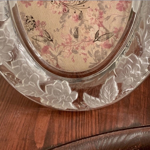 Vintage Crystal Frosted Flower Photo Frame Chrysanthemum Oval Fits 5x7 1980s - Picture 11 of 12